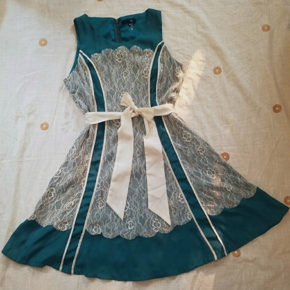 Modcloth Ryu Teal & Ivory Lace A-line Dress - Picture 1 of 8